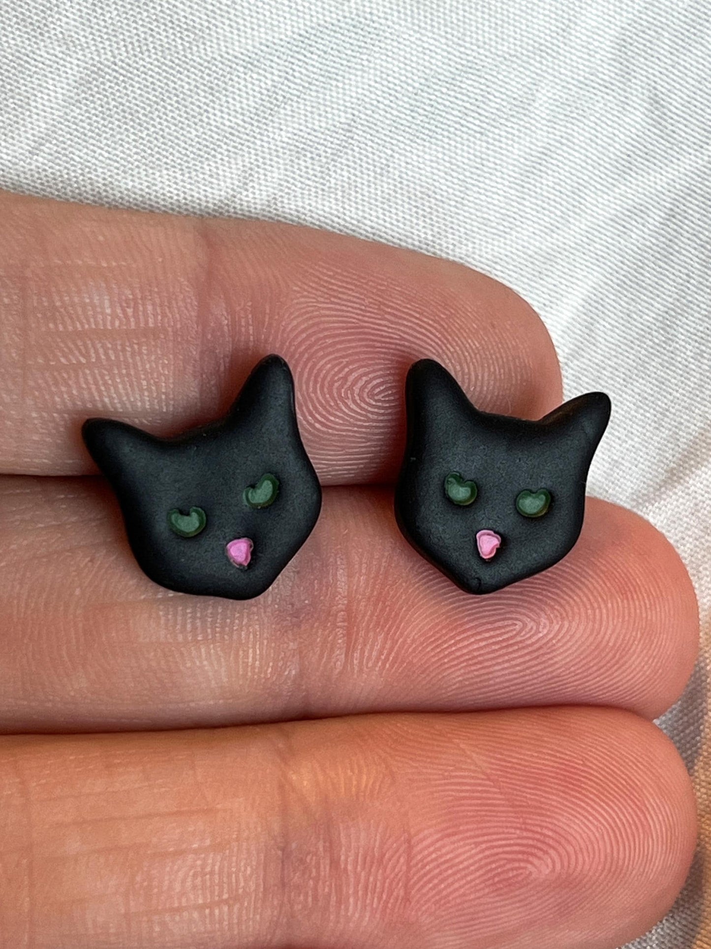Black Cat Head Studs