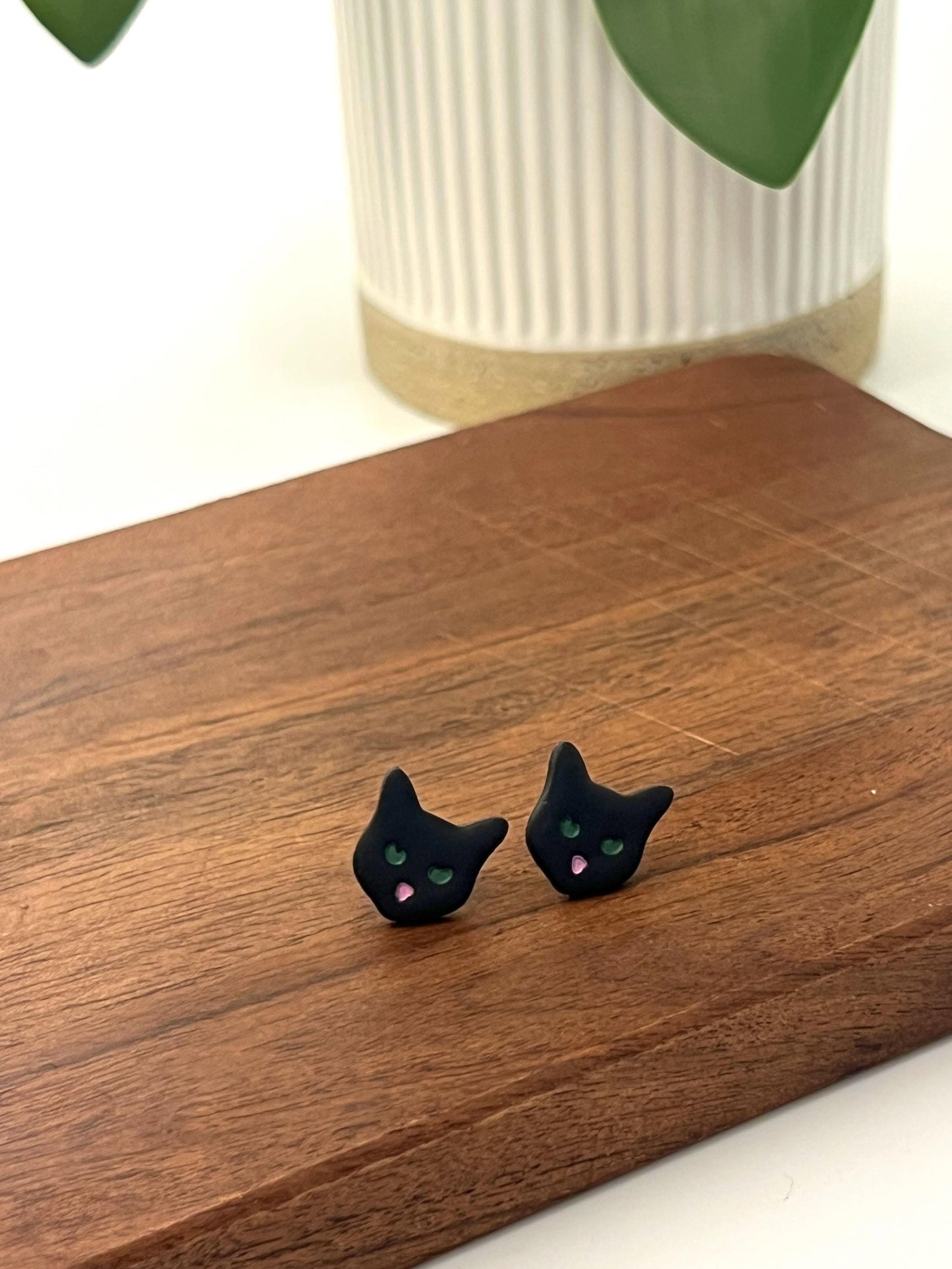 Black Cat Head Studs