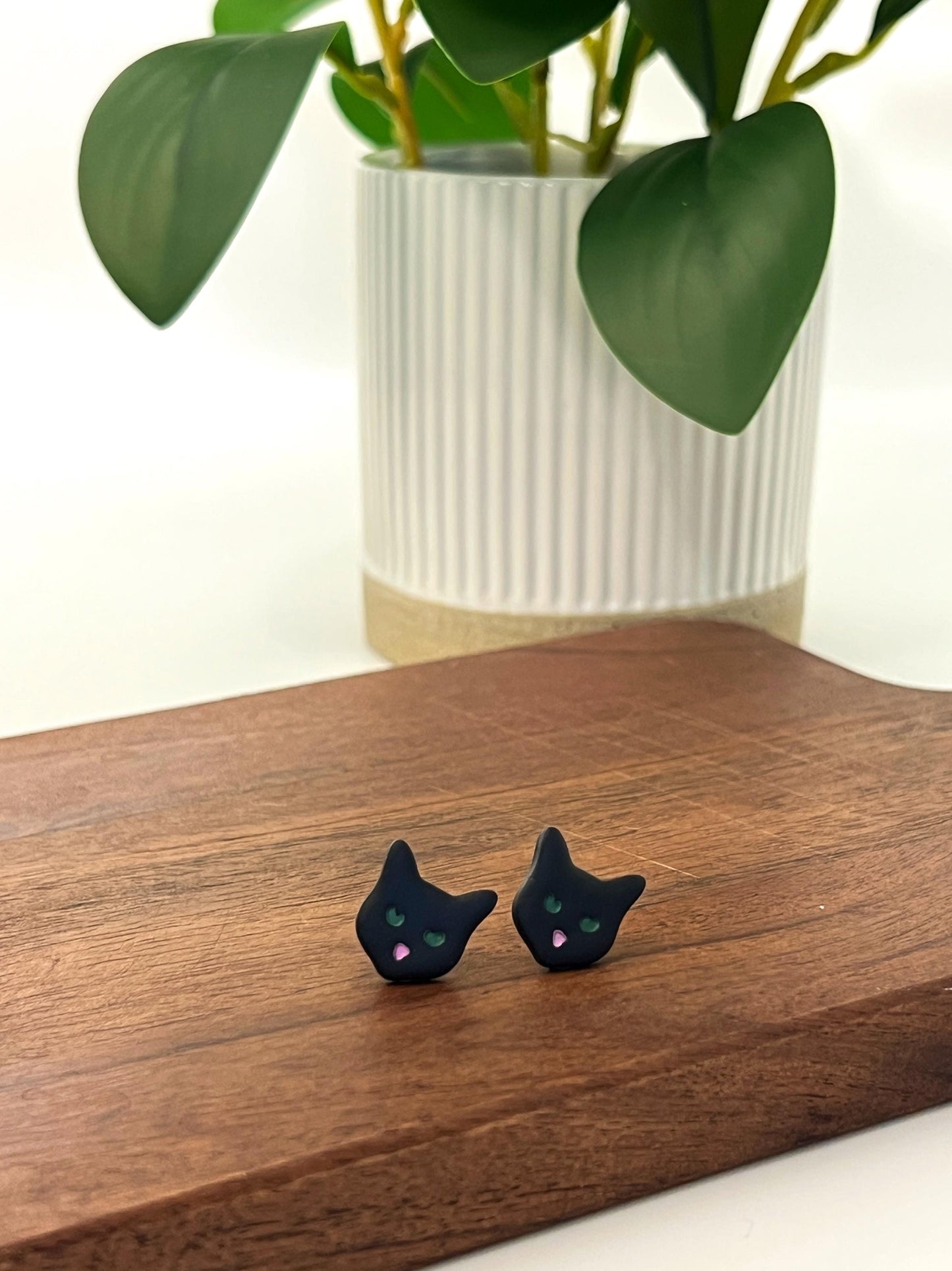 Black Cat Head Studs